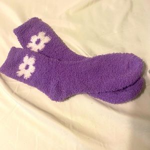 Woman’s loved fuzzy crew purple socks